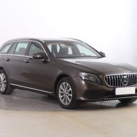 Fotka k inzerátu Mercedes- Benz Třídy E E 220 d / 19641238