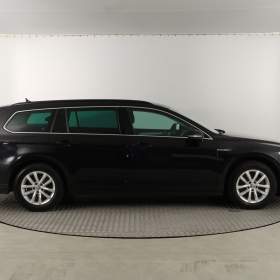 Foto inzerátu Volkswagen Passat 2.0 TDI