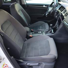 Foto inzerátu Volkswagen Golf 2.0 TDI
