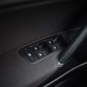 Foto inzerátu Volkswagen Golf 2.0 TDI