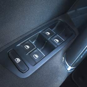 Foto inzerátu Volkswagen Golf 2.0 TDI