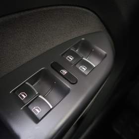 Foto inzerátu Volkswagen Touran 2.0 TDI