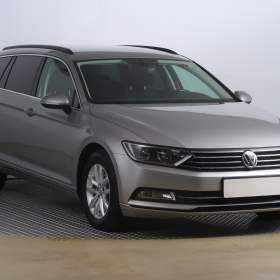 Foto inzerátu Volkswagen Passat 2.0 TDI