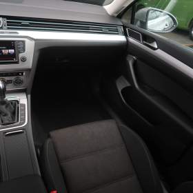 Foto inzerátu Volkswagen Passat 2.0 TDI