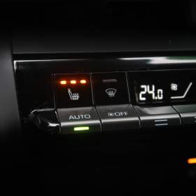 Foto inzerátu Toyota C-HR 1.8 Hybrid