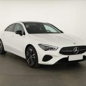 Mercedes- Benz CLA 200 / 19647948