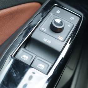 Foto inzerátu Volkswagen ID.4 Pro Perf. (82 kWh)