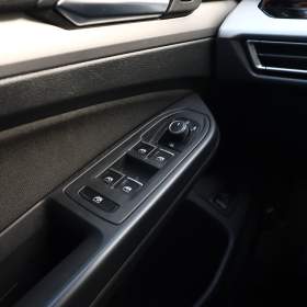 Foto inzerátu Volkswagen Golf 2.0 TDI