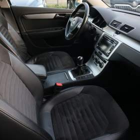 Foto inzerátu Volkswagen Passat 2.0 TDI