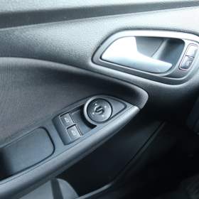 Foto inzerátu Ford Focus 1.6 i