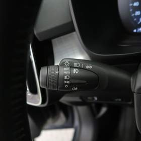 Foto inzerátu Volvo XC40 B4