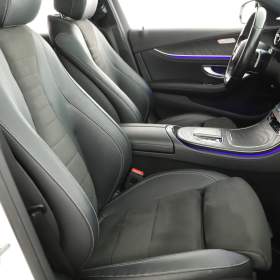 Foto inzerátu Mercedes-Benz Třídy E E 200 4MATIC