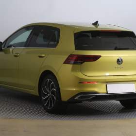 Foto inzerátu Volkswagen Golf 1.5 eTSI