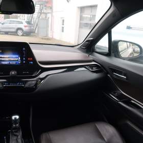 Foto inzerátu Toyota C-HR 1.8 Hybrid