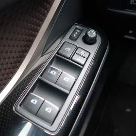 Foto inzerátu Toyota C-HR 1.8 Hybrid