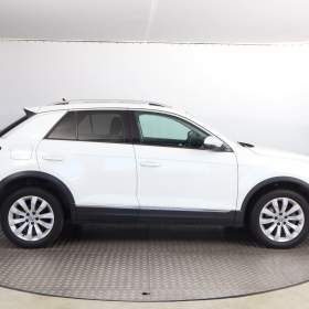 Foto inzerátu Volkswagen T-Roc 1.5 TSI