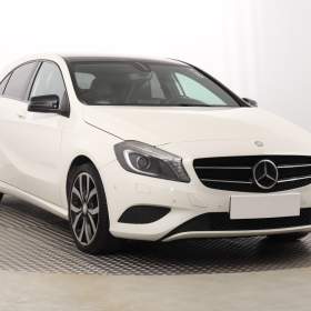 Fotka k inzerátu Mercedes- Benz Třídy A A 180 / 19236836