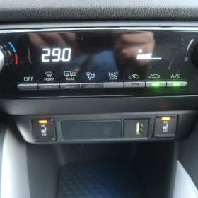 Foto inzerátu Toyota Yaris 1.5 VVT-i Hybrid