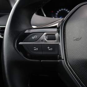 Foto inzerátu Peugeot 3008 1.2 PureTech