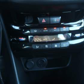 Foto inzerátu Peugeot 208 1.2 PureTech