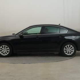 Foto inzerátu Volkswagen Passat 2.0 TDI