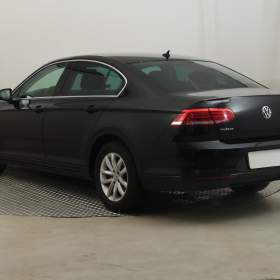 Foto inzerátu Volkswagen Passat 2.0 TDI