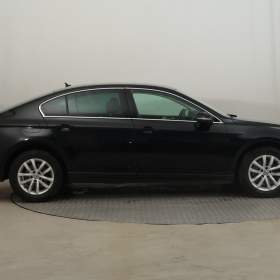 Foto inzerátu Volkswagen Passat 2.0 TDI