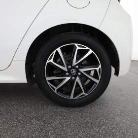 Foto inzerátu Toyota Yaris 1.5 VVT-i Hybrid