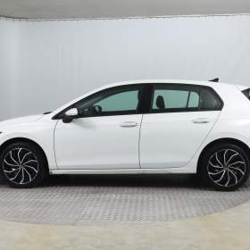 Foto inzerátu Volkswagen Golf 1.0 TSI