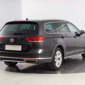 Foto inzerátu Volkswagen Passat 2.0 TDI