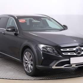 Mercedes- Benz Třídy E E 220 d 4MATIC / 19654843