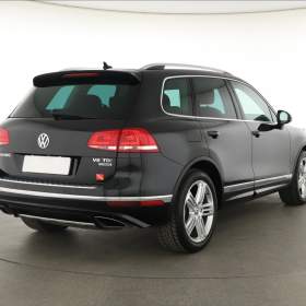 Foto inzerátu Volkswagen Touareg 3.0 TDI