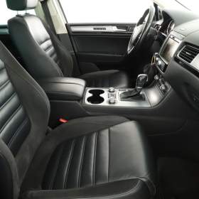 Foto inzerátu Volkswagen Touareg 3.0 TDI