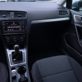 Foto inzerátu Volkswagen Golf 1.0 TSI