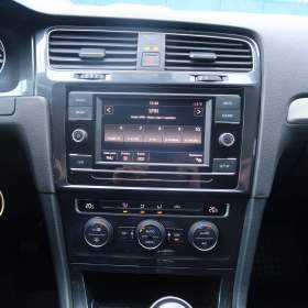 Foto inzerátu Volkswagen Golf 1.0 TSI