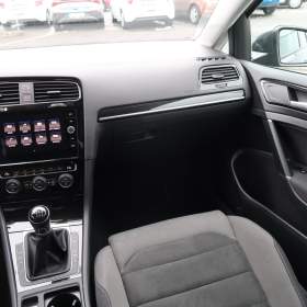 Foto inzerátu Volkswagen Golf 1.5 TSI