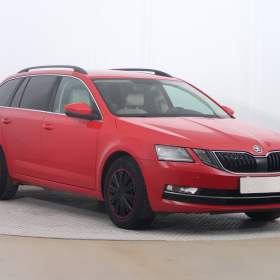 Fotka k inzerátu Škoda Octavia 1.5 TSI / 19648445