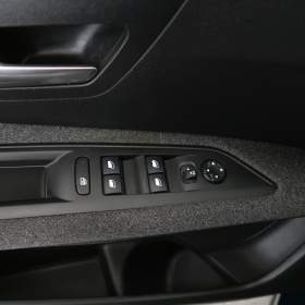 Foto inzerátu Peugeot 3008 1.5 BlueHDi