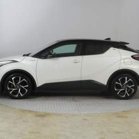 Foto inzerátu Toyota C-HR 1.8 Hybrid