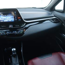 Foto inzerátu Toyota C-HR 1.8 Hybrid