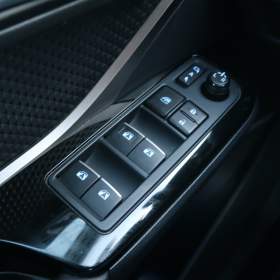 Foto inzerátu Toyota C-HR 1.8 Hybrid