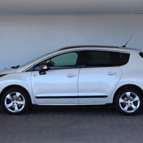 Foto inzerátu Peugeot 3008 2.0 HDi