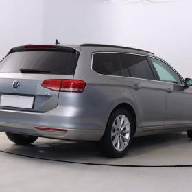 Foto inzerátu Volkswagen Passat 2.0 TDI