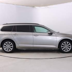 Foto inzerátu Volkswagen Passat 2.0 TDI