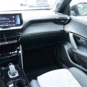 Foto inzerátu Peugeot e-2008 50 kWh