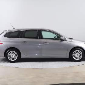 Foto inzerátu Peugeot 308 1.2 PureTech