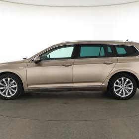 Foto inzerátu Volkswagen Passat 2.0 TDI