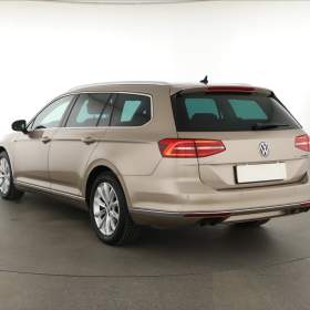 Foto inzerátu Volkswagen Passat 2.0 TDI