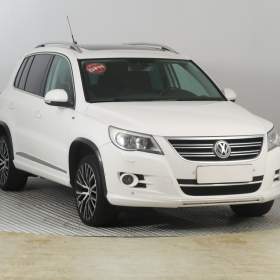 Fotka k inzerátu Volkswagen Tiguan 2.0 TSI / 19658730
