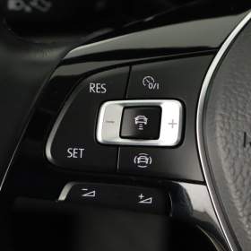 Foto inzerátu Volkswagen Touran 2.0 TDI